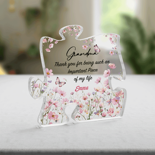 Personalized puzzle-piece acrylic plaque gift for Mom, closeup of names