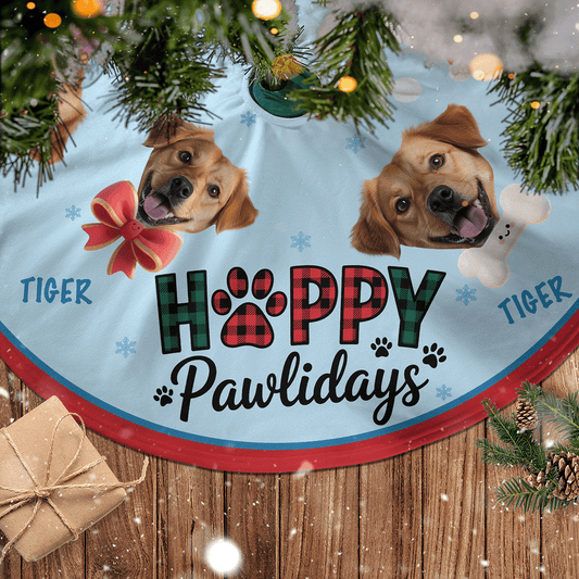Close up of the blue dog face Happy Pawlidays tree skirt