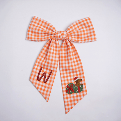 Personalized Monogram Christmas Dog in Present Box Embroidered Linen Door Wreath Sash, Custom Initial Holiday Dachshund Wreath Bow Sash Decor, Festive Front Door Home Accessories