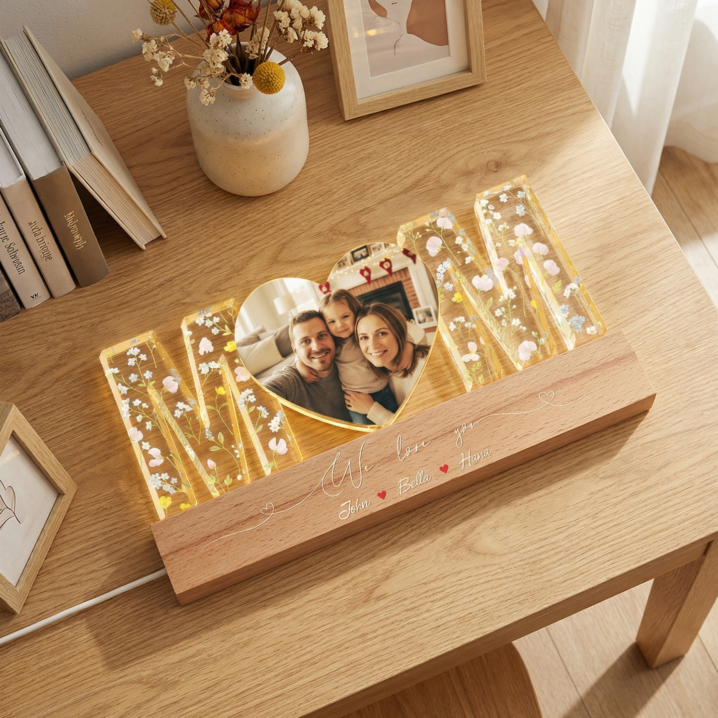 We Love You, Mom – Mother’s Day & Family Keepsake Gift for Mom – Personalized LED Night Light