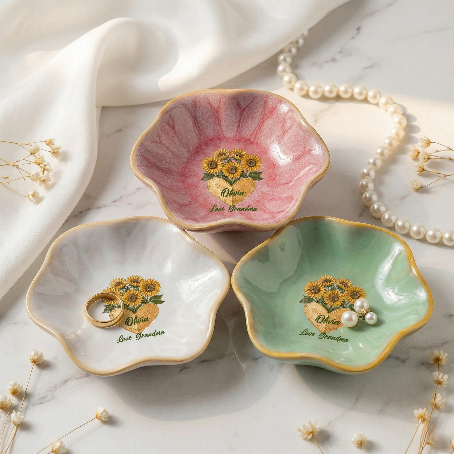 Custom Birth Month Flower Trinket Dish – Personalized Name Center Meaningful Mother’s Day Gift