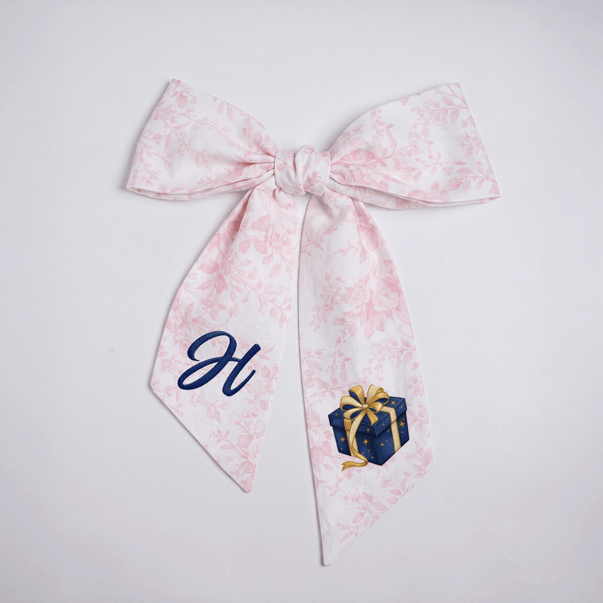 Custom Letter Christmas Gift Box Embroidered Linen Wreath Sash, Personalized Monogram Holiday Bow Sash for Door Decor